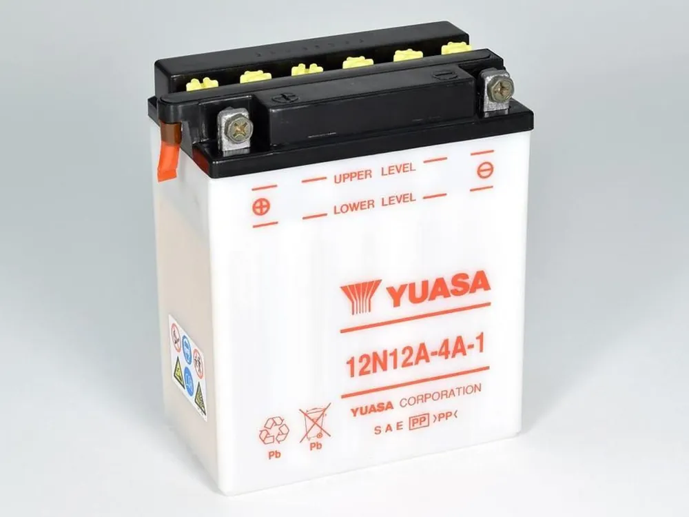 Outlet - Konvenční 12V akumulátor vč. kyseliny YUASA 12N12A-4A-1